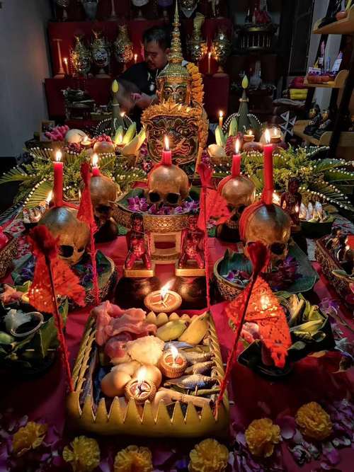 阿赞塔纳佛牌情降法事（阿赞tom情降）